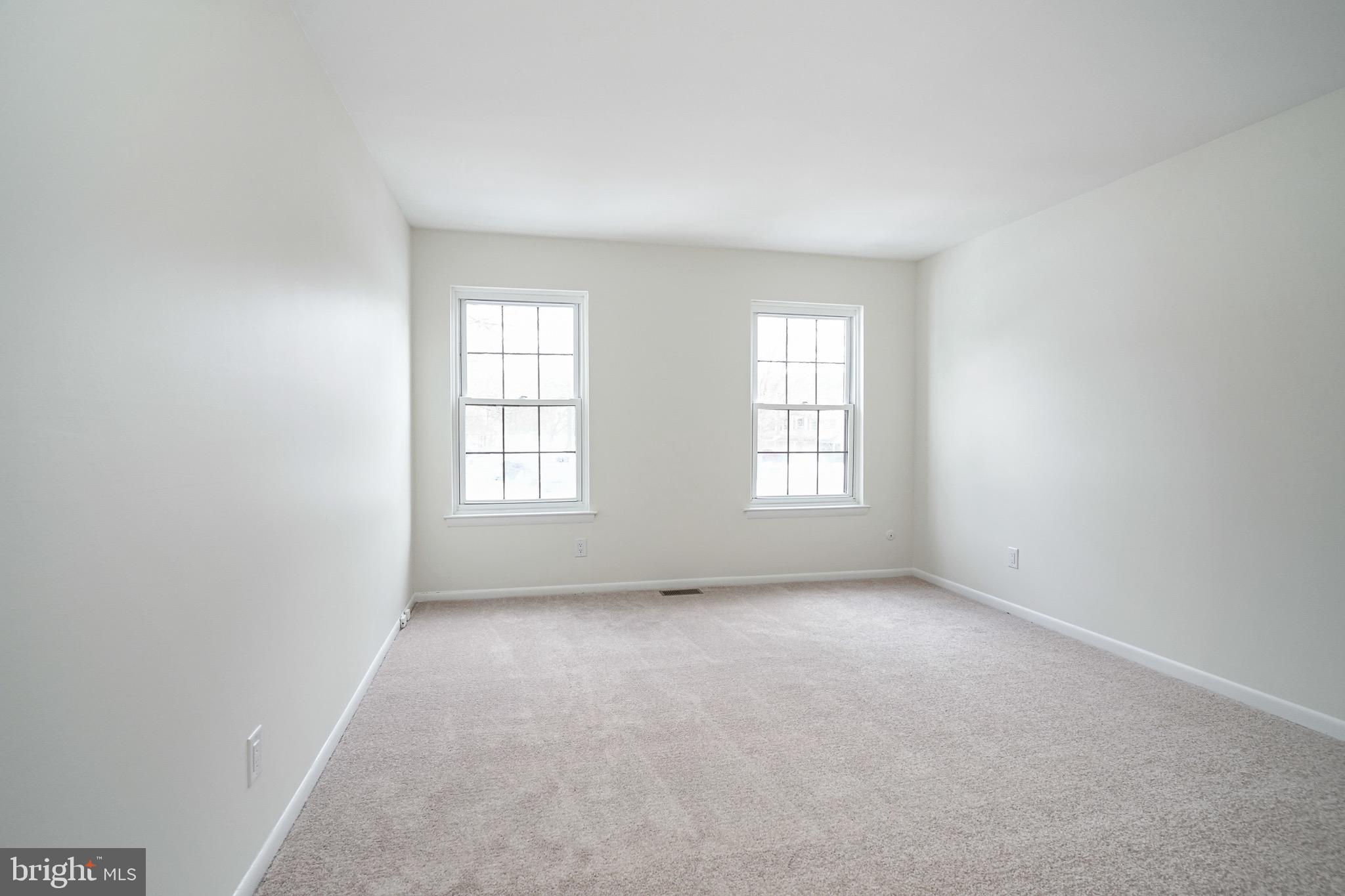 117 Chaucer Road Mount Laurel, NJ 08054 - Photo 19 of 20 an empty room with windows