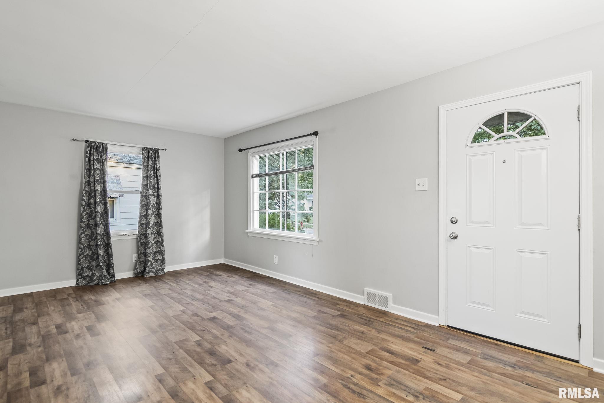 1402 West Marietta Street Decatur, IL 62522 - Photo 5 of 33