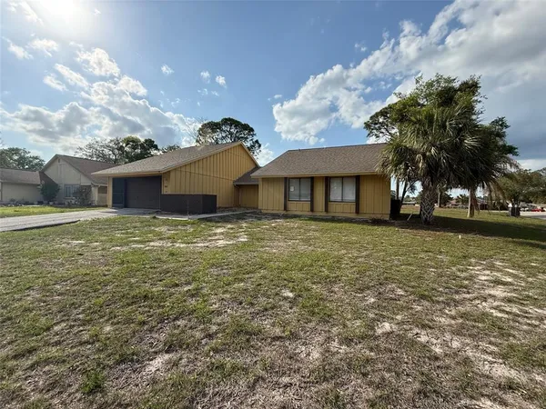 $249,900 | 9085 Heather Boulevard, Weeki Wachee, FL 34613