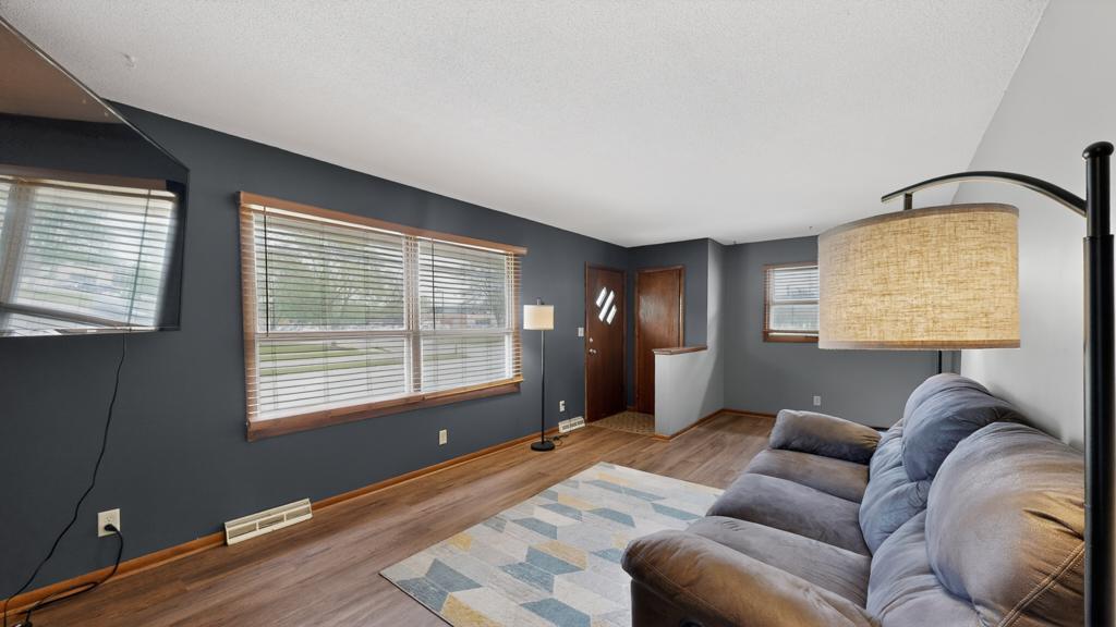 1317 11th Avenue Southeast Rochester, MN 55904 - Photo 5 of 33