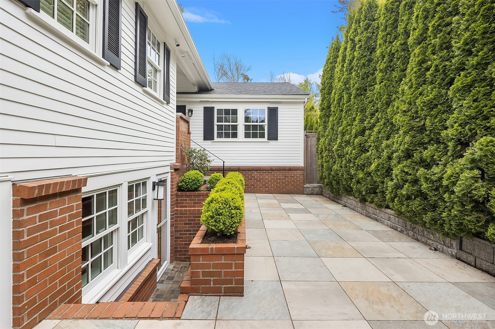 5230 Northeast 75th Street Seattle, WA 98115 - Photo 37 of 40