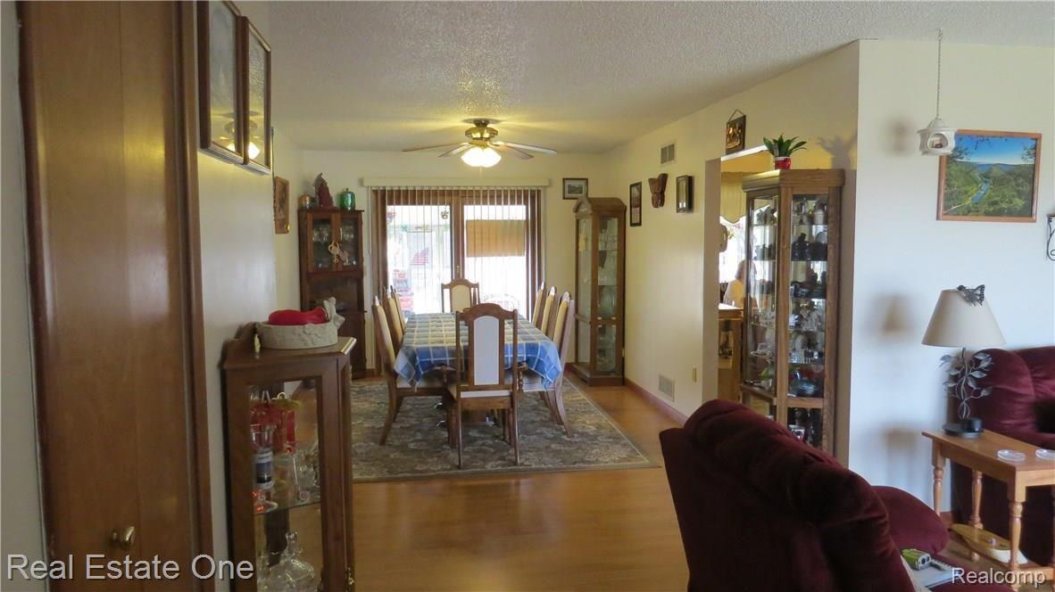 30550 Fort Road Rockwood, MI 48173 - Photo 6 of 31 View from front entrance
