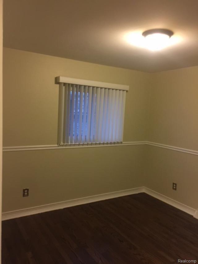 11069 Racine Road Warren, MI 48093 - Photo 10 of 19 rac13.jpg