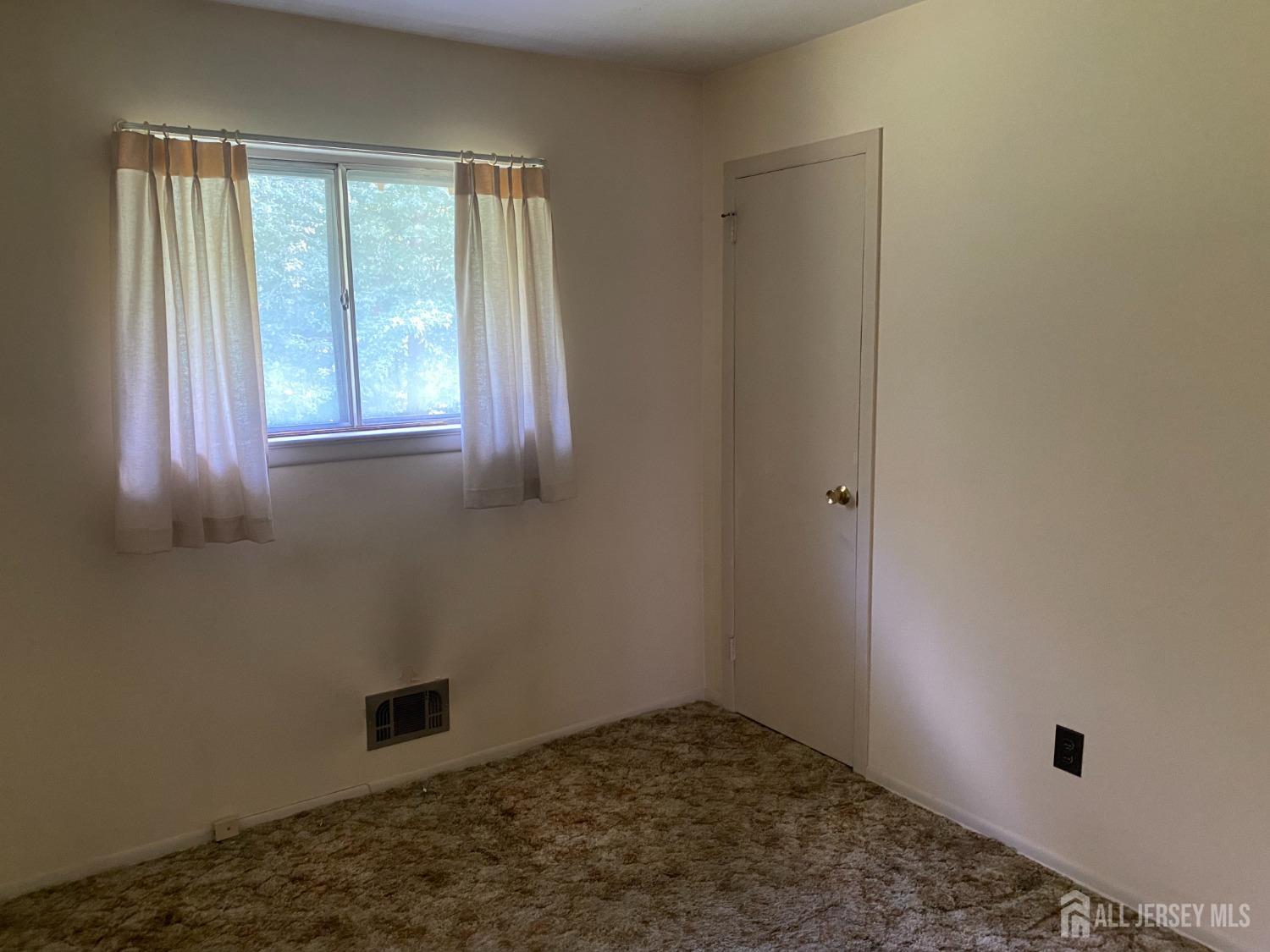 89 Rock Hill Road Old Bridge, NJ 08857 - Photo 11 of 26 Gallery Image 11