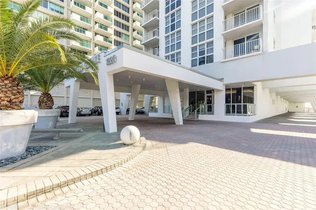 $399,900 | 1228 West Avenue, Unit 312, Miami Beach, FL 33139