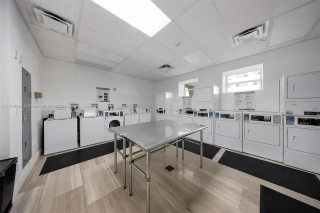 $399,900 | 1228 West Avenue, Unit 312, Miami Beach, FL 33139