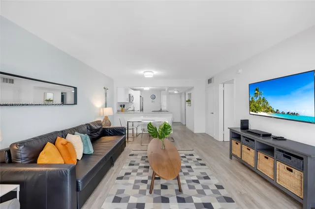 $399,900 | 1228 West Avenue, Unit 312, Miami Beach, FL 33139