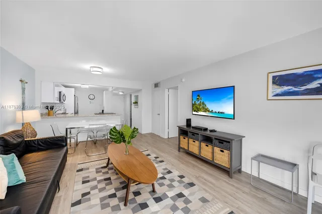 $399,900 | 1228 West Avenue, Unit 312, Miami Beach, FL 33139