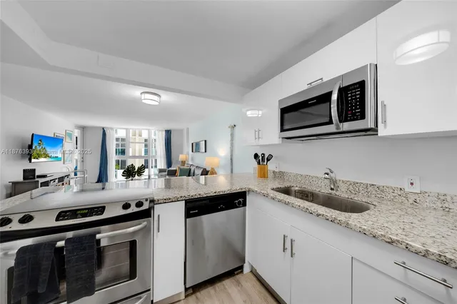 $399,900 | 1228 West Avenue, Unit 312, Miami Beach, FL 33139
