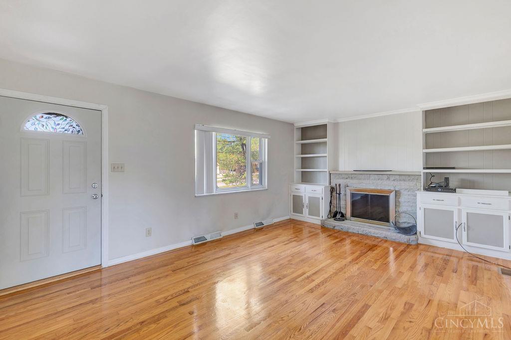 6617 Thompson Road Cincinnati, OH 45247 - Photo 4 of 39