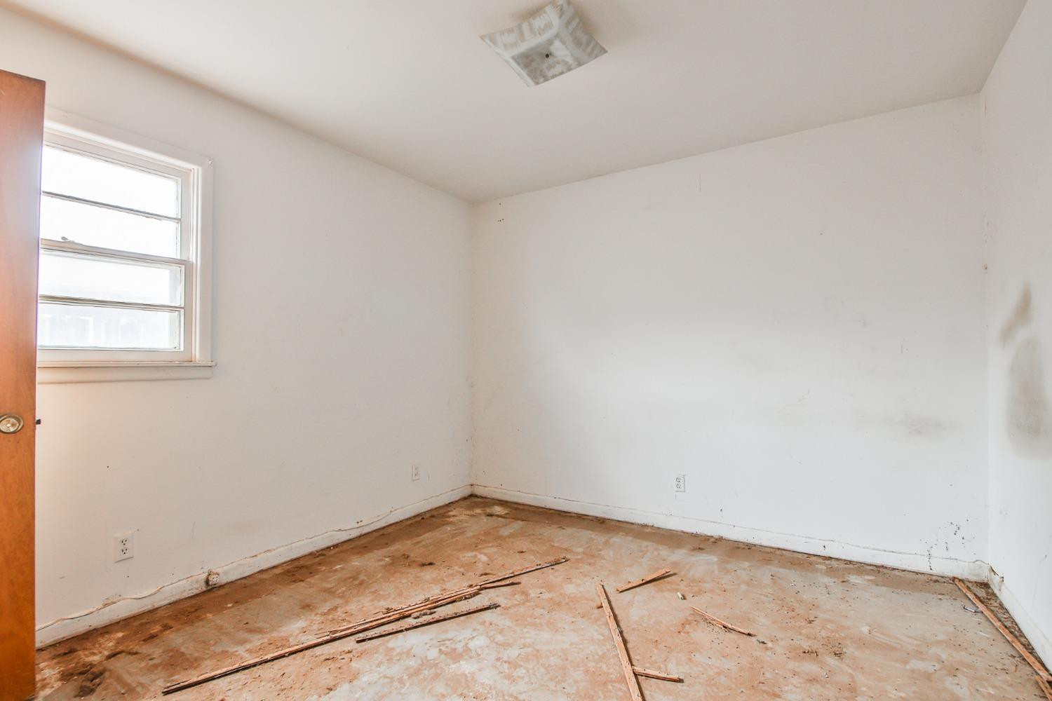 4623 40th Street Lubbock, TX 79414 - Photo 16 of 24 Photo 16