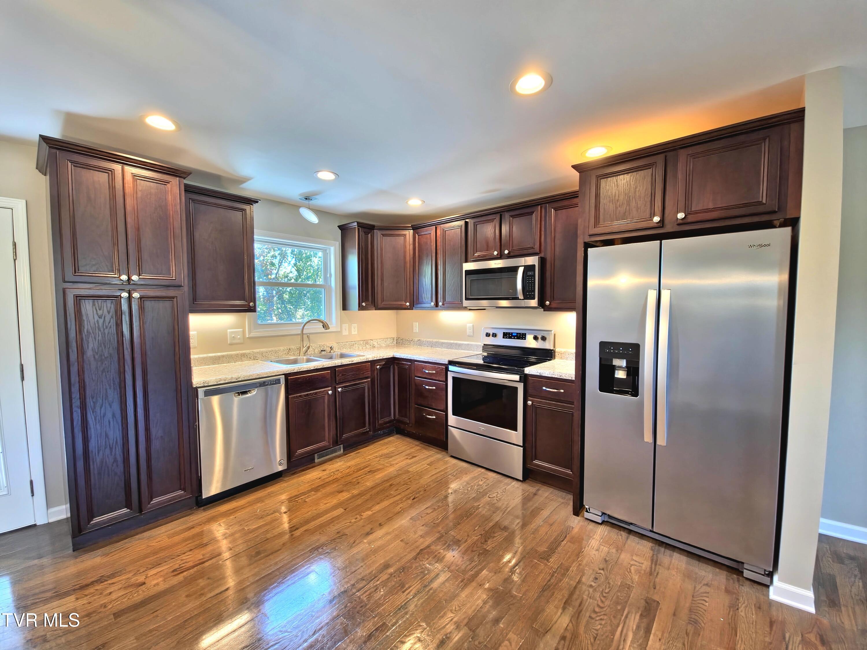 375 Ridgeway Road Kingsport, TN 37664 - Photo 6 of 26 25484