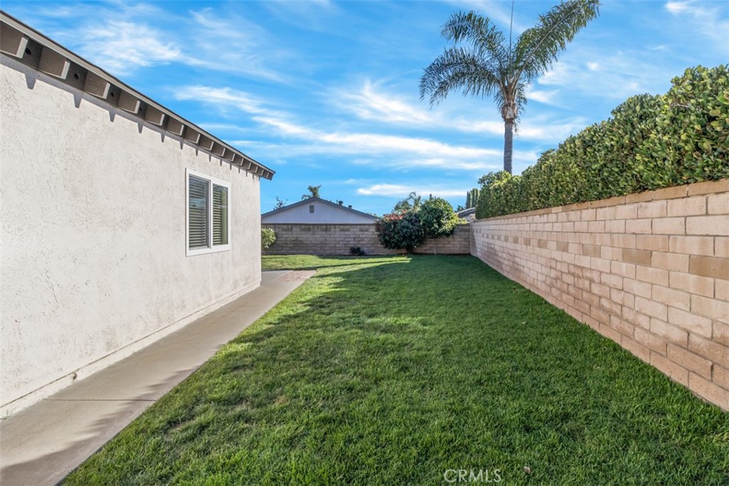 27432 Pinavete Mission Viejo, CA 92691 - Photo 35 of 37 a view of a backyard with potted plants