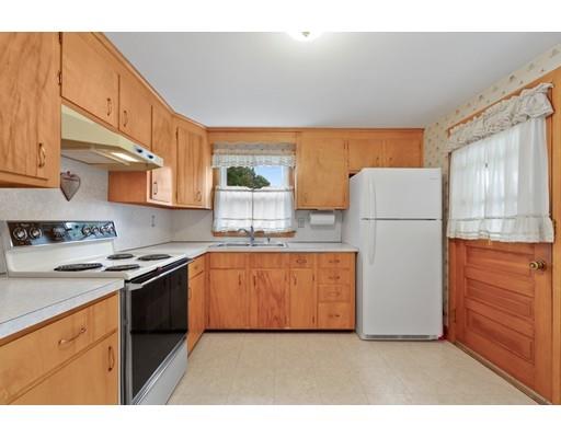 27 Winslow Road Beverly, MA 01915 - Photo 8 of 29 Gallery Image 8