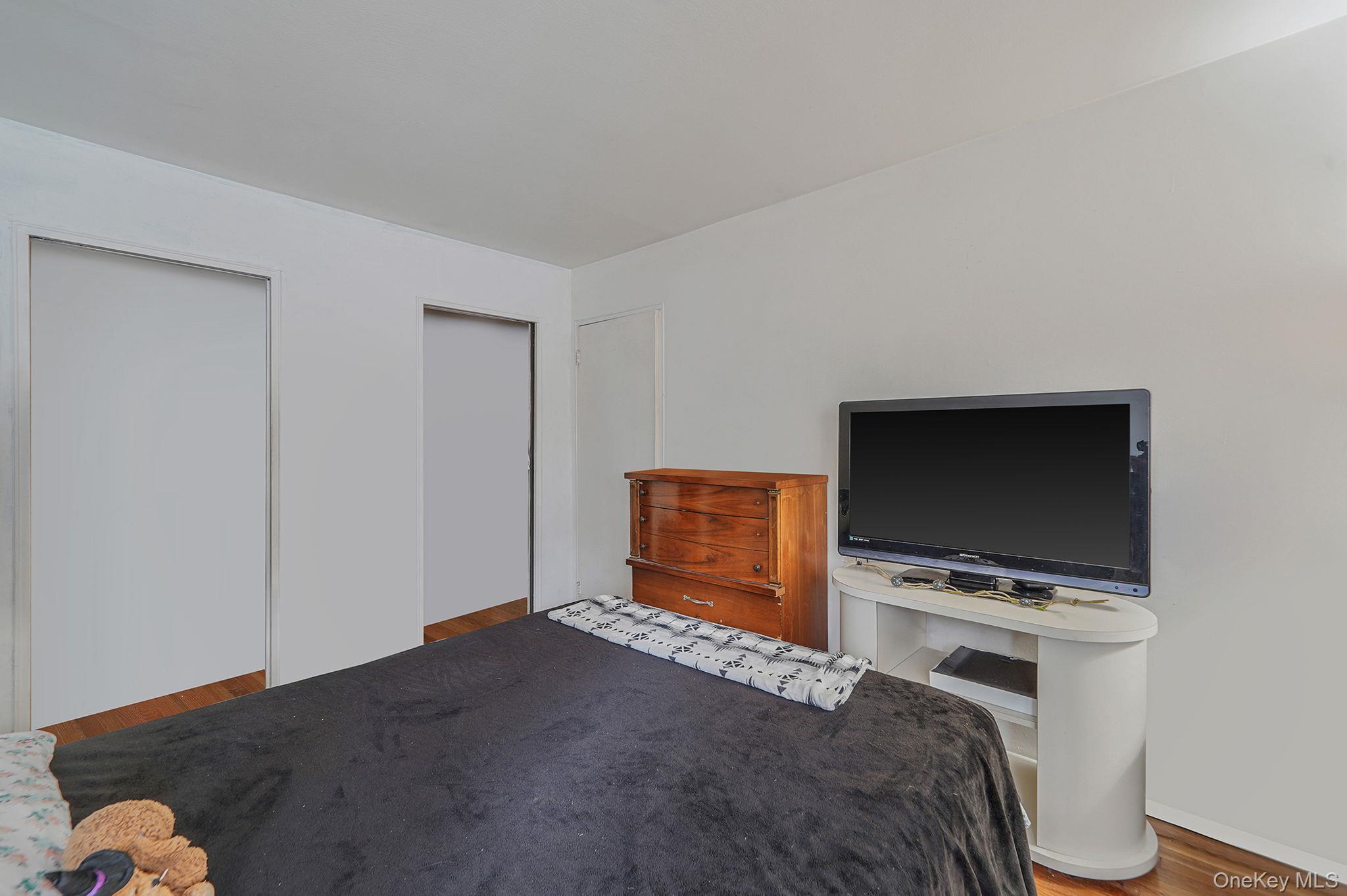 2771 Pond Road Ronkonkoma, NY 11779 - Photo 16 of 22