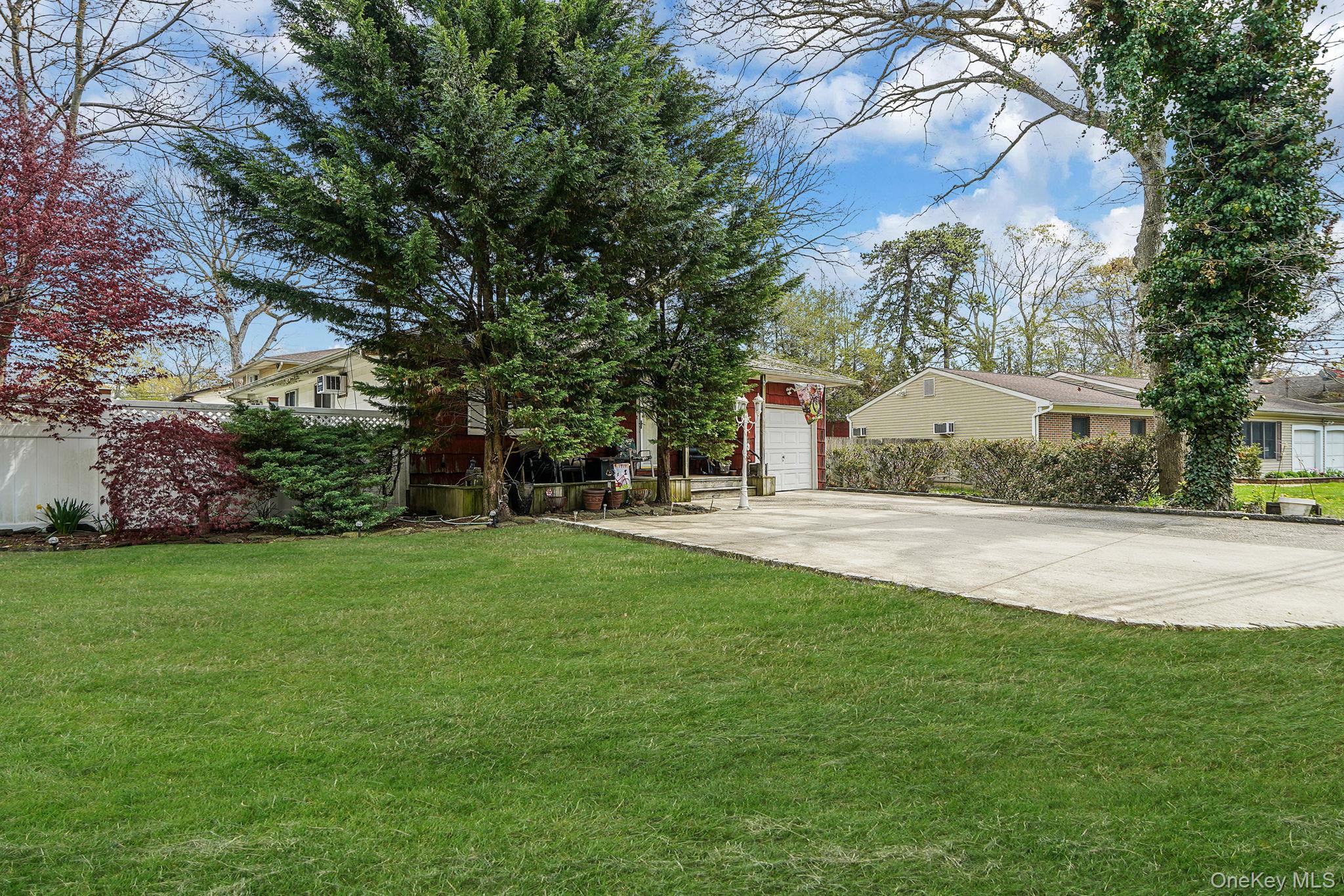 2771 Pond Road Ronkonkoma, NY 11779 - Photo 2 of 22