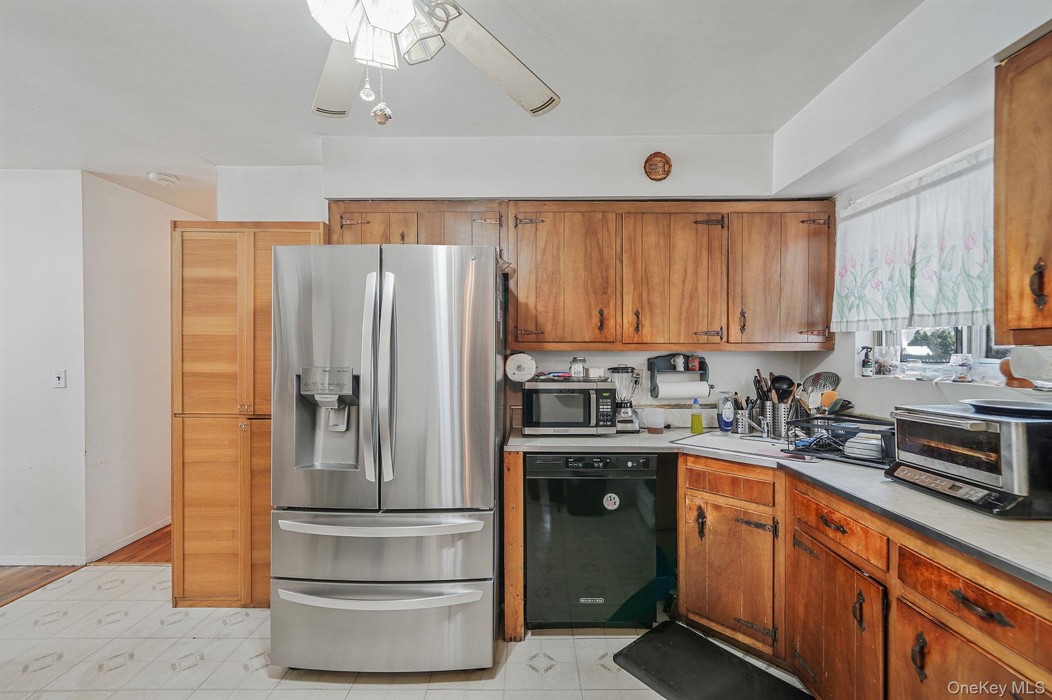 2771 Pond Road Ronkonkoma, NY 11779 - Photo 9 of 22