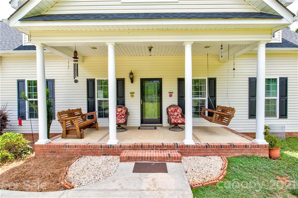 1637 State Rd S-46-1102, Unit 4 York, SC 29745 - Photo 5 of 39 a view of a entryway front of house