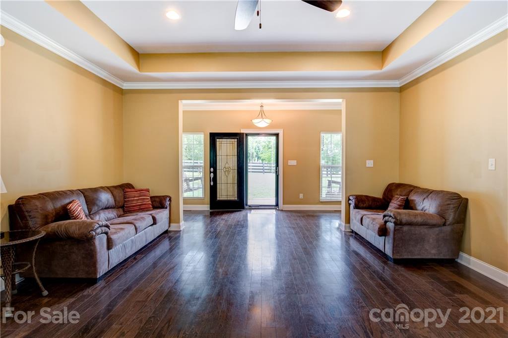 1637 State Rd S-46-1102, Unit 4 York, SC 29745 - Photo 9 of 39 a living room with furniture and a couch