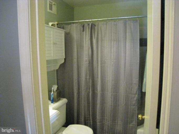 8609 Atwell Road Potomac, MD 20854 - Photo 13 of 22 Full Bathroom
