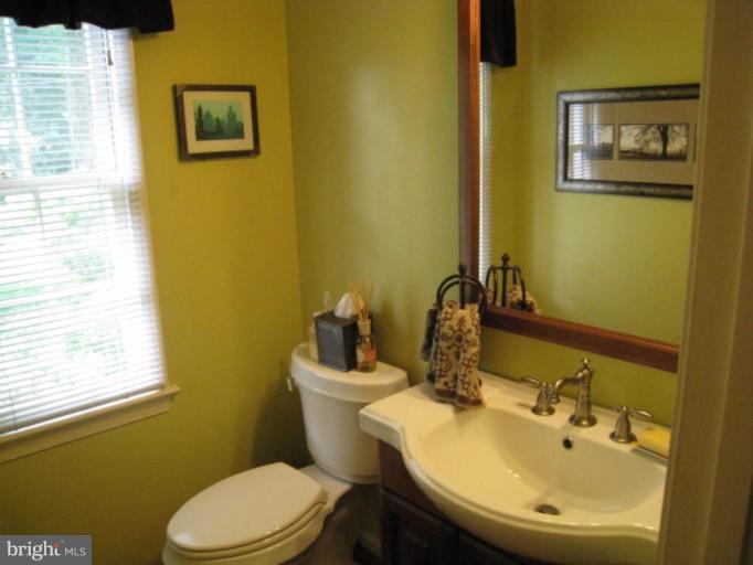 8609 Atwell Road Potomac, MD 20854 - Photo 14 of 22 Powder Room
