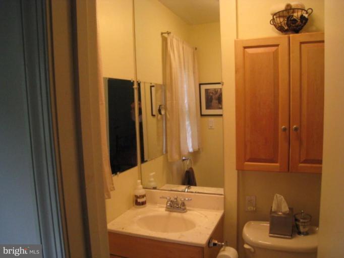 8609 Atwell Road Potomac, MD 20854 - Photo 17 of 22 Full Bathroom