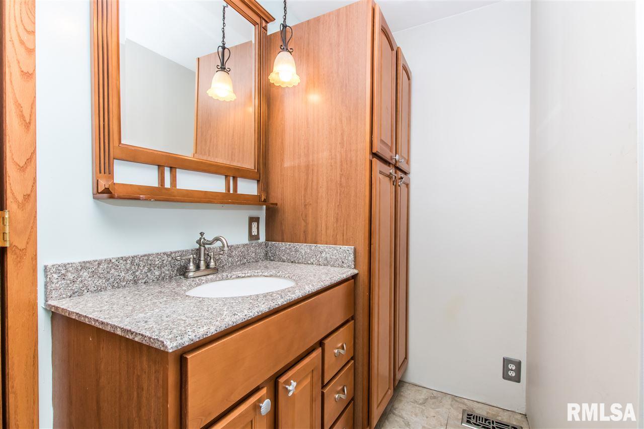 10231 West Farmington Road Hanna City, IL 61536 - Photo 14 of 31 Gallery Image 14
