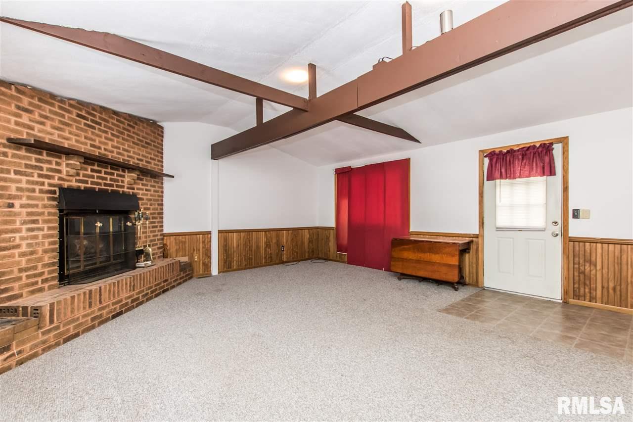 10231 West Farmington Road Hanna City, IL 61536 - Photo 5 of 31 Gallery Image 5