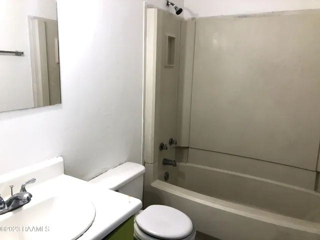 $900 | 413 Knollwood Circle, Unit B, Lafayette, LA 70506