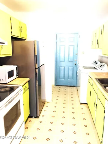 $900 | 413 Knollwood Circle, Unit B, Lafayette, LA 70506