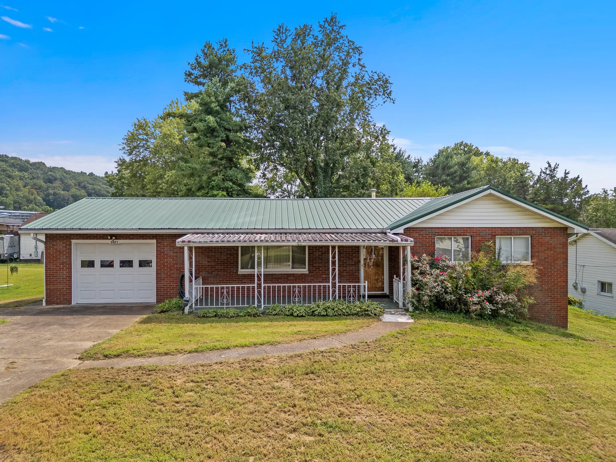 6021 Miller Road Huntington, WV 25702 - Photo 1 of 31 Gallery Image 1