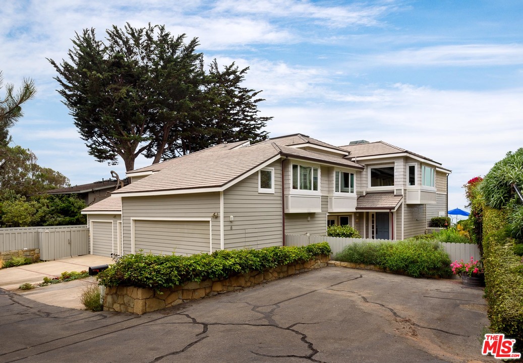 8 Rincon Point Lane Carpinteria, CA 93013 - Photo 1 of 30 Gallery Image 1