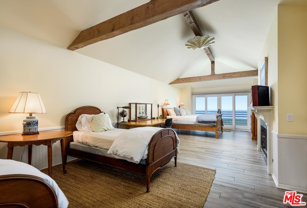 8 Rincon Point Lane Carpinteria, CA 93013 - Photo 11 of 30 Gallery Image 11