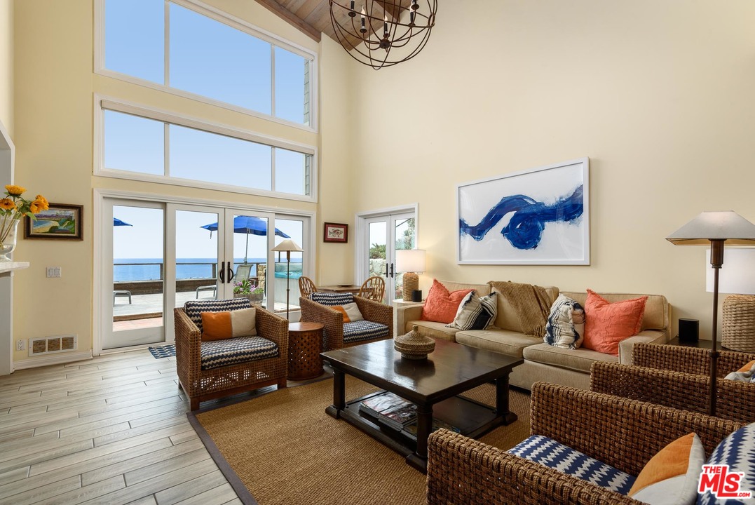8 Rincon Point Lane Carpinteria, CA 93013 - Photo 5 of 30 Gallery Image 5