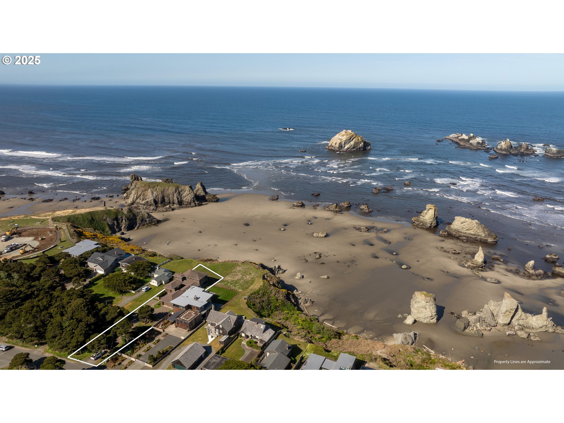 1950 Beach Loop Road Bandon, OR 97411 - Photo 11 of 45 a black and white photo of a room