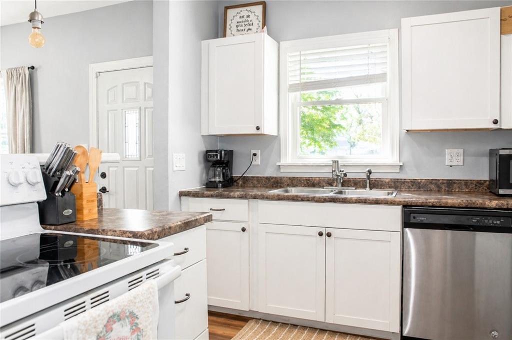 220 West 6th Street Cameron, MO 64429 - Photo 4 of 11