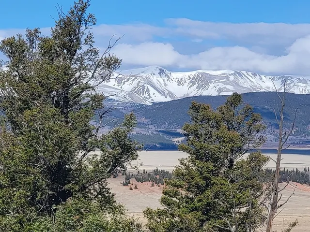 a view of outside area