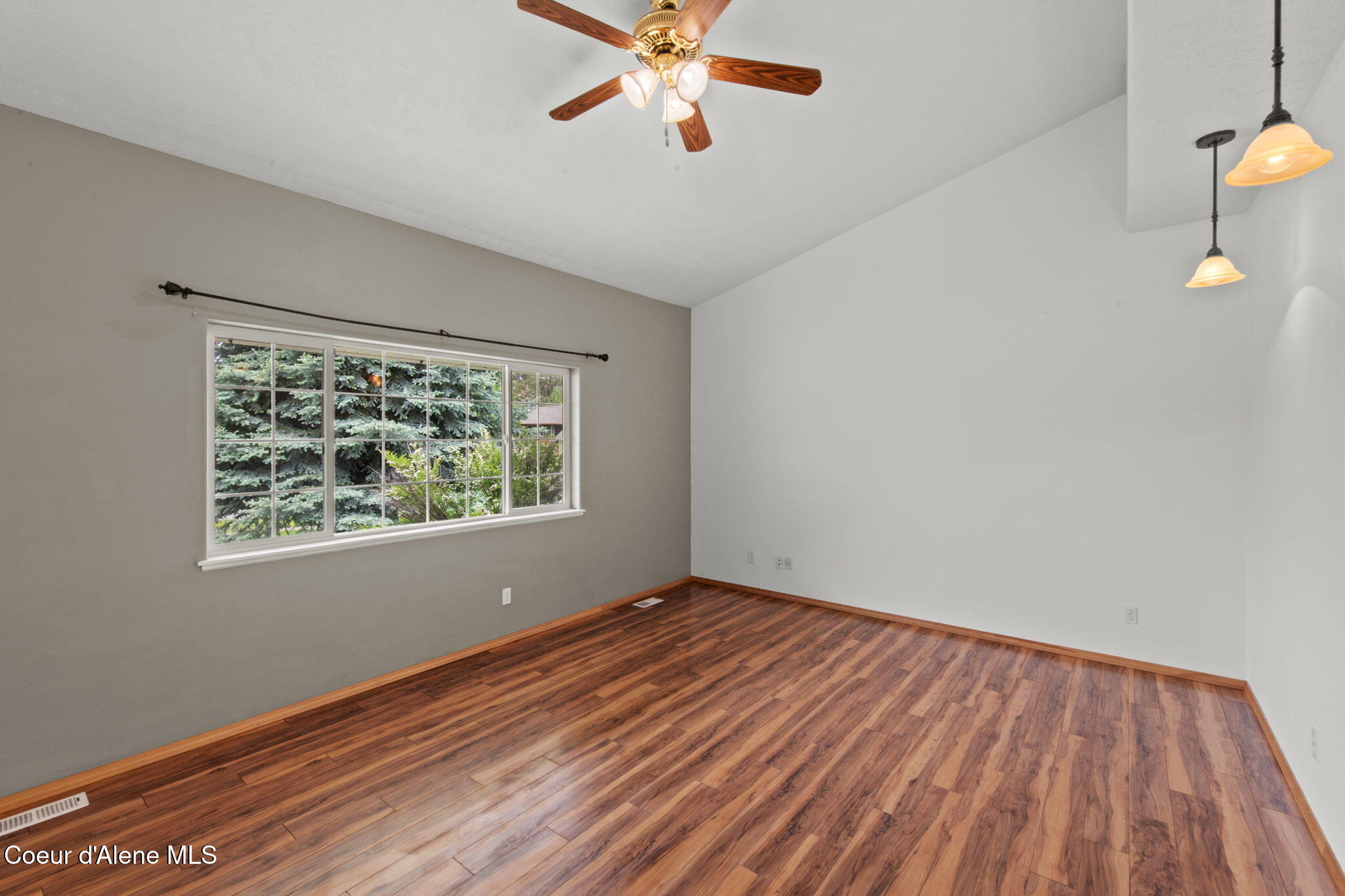 14364 Cascade Street Rathdrum, ID 83858 - Photo 12 of 36 Living room