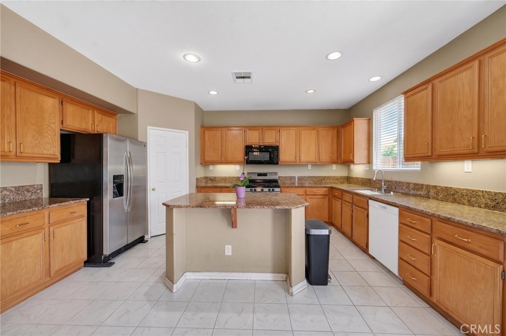 31544 Borega Road Murrieta, CA 92563 - Photo 9 of 48