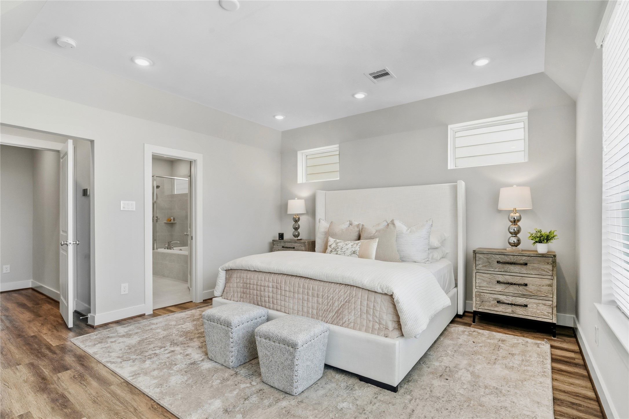 1284 North Post Oak Road, Unit B Houston, TX 77055 - Photo 22 of 37 Gallery Image 22