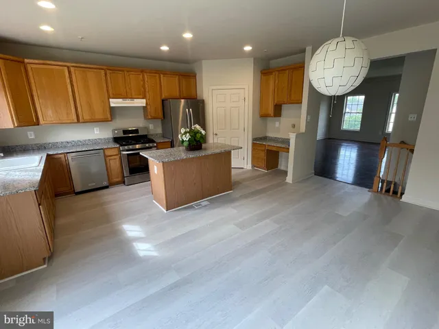 $3,000 | 23402 Winemiller Way, Clarksburg, MD 20871