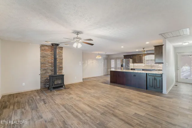 $459,900 | 367 Emory River Road, Harriman, TN 37748