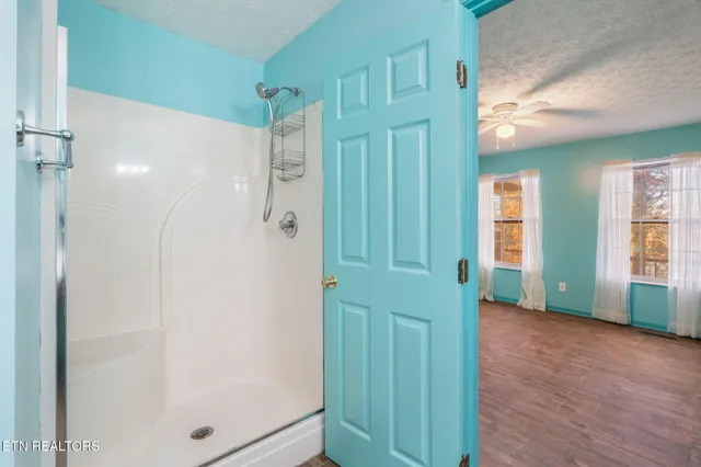 $459,900 | 367 Emory River Road, Harriman, TN 37748