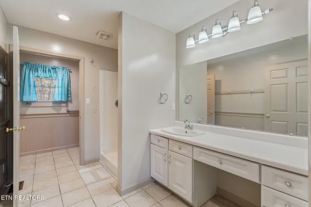 $459,900 | 367 Emory River Road, Harriman, TN 37748