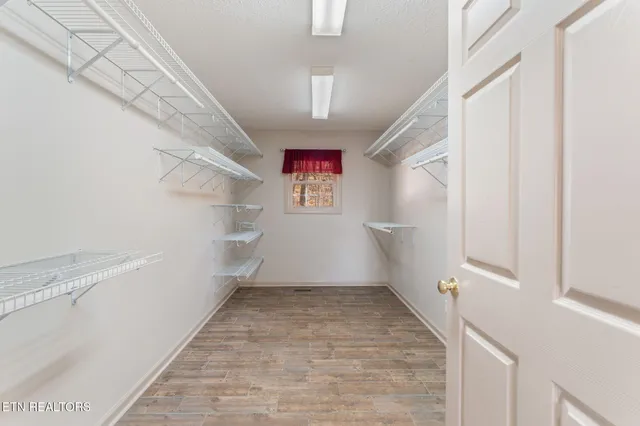 $459,900 | 367 Emory River Road, Harriman, TN 37748