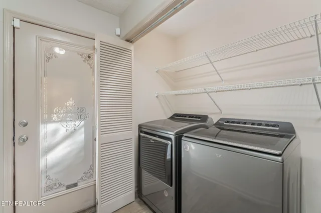 $459,900 | 367 Emory River Road, Harriman, TN 37748