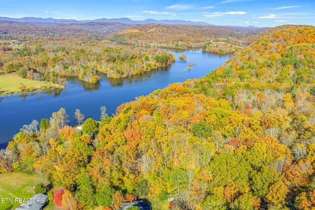 $459,900 | 367 Emory River Road, Harriman, TN 37748