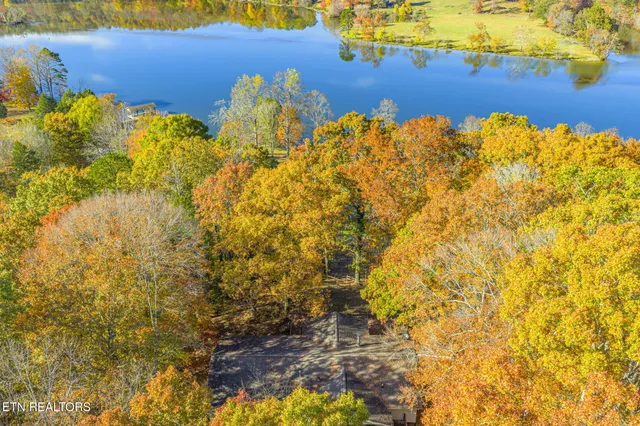 $459,900 | 367 Emory River Road, Harriman, TN 37748