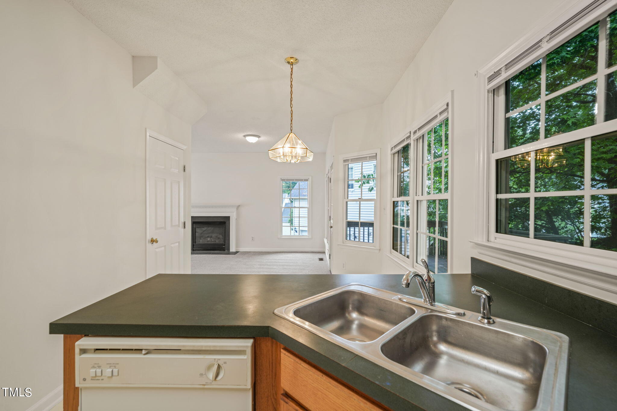 6928 Lamarsh Court Raleigh, NC 27617 - Photo 16 of 37 17-web-or-mls-DSC03365