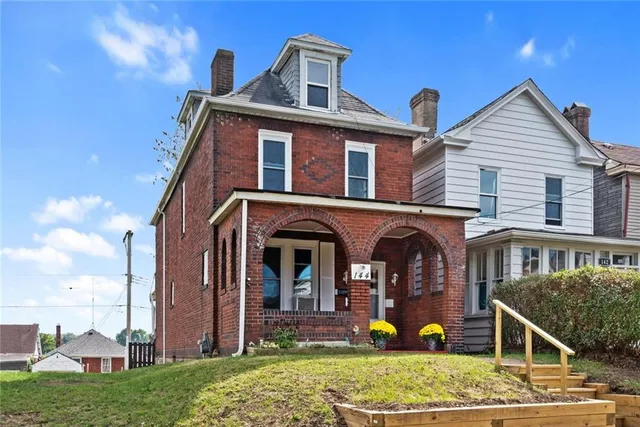 $139,900 | 144 East 20th Avenue, Homestead, PA 15120